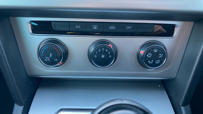 Volkswagen Passat 2.0 TDI SE Business 5dr Diesel Estate